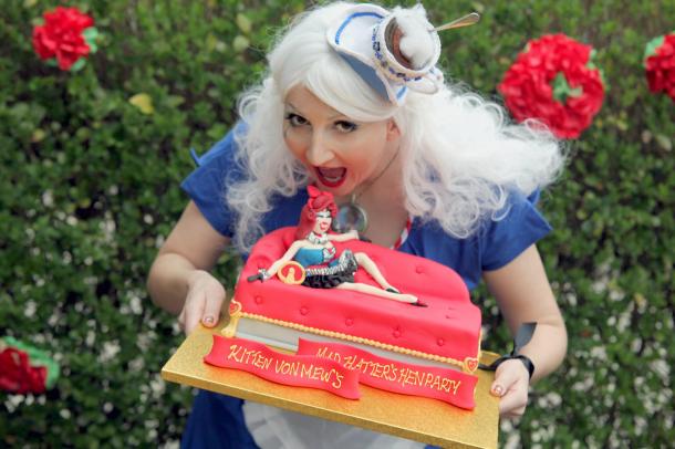 kitten von mew hen party cake