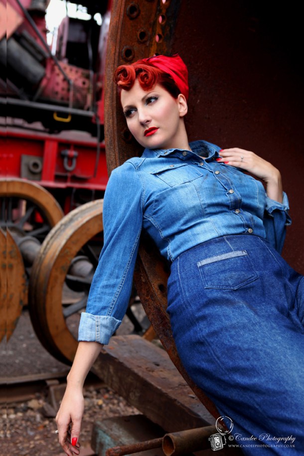 Kitten von Mew as Rosie The Rivetter