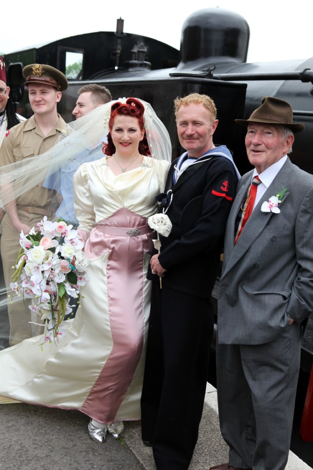 vintage wedding kitten von mew group shot