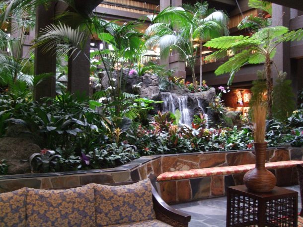 disney-polynesian-resort-foyer