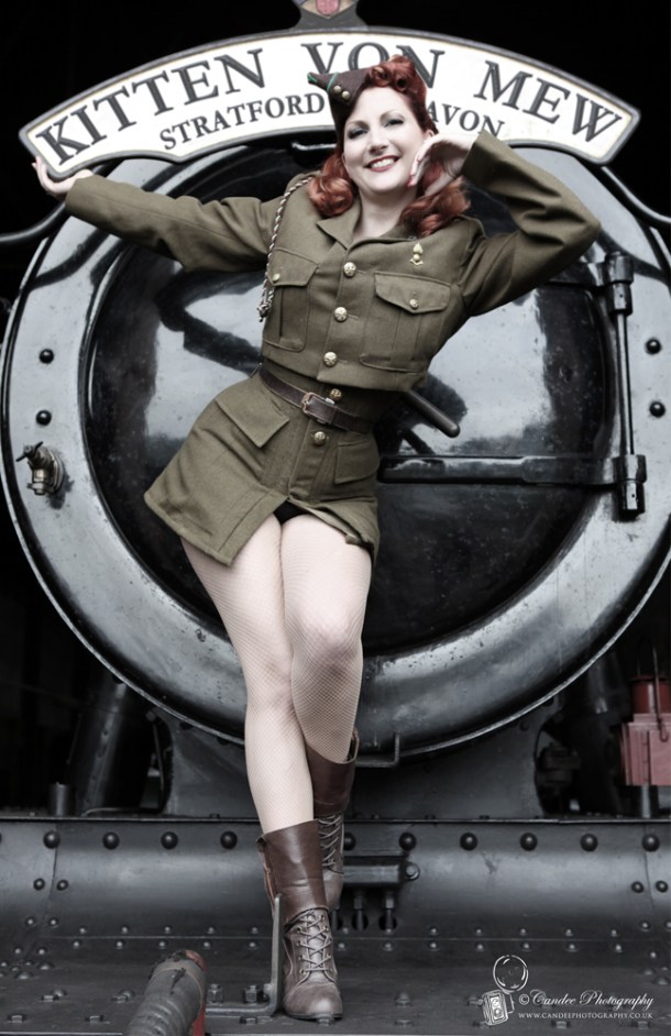 WW2 Pinup Kitten von Mew in ATS corset