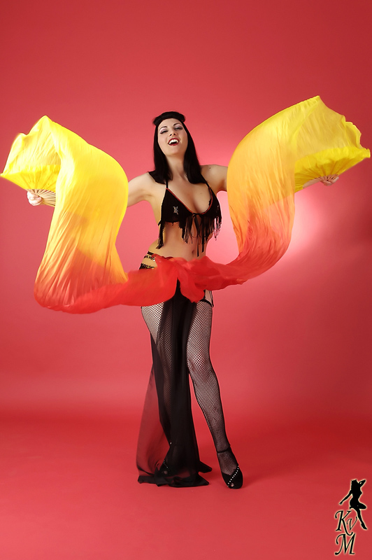 Kitten von Mew and SIlk Fan Veils