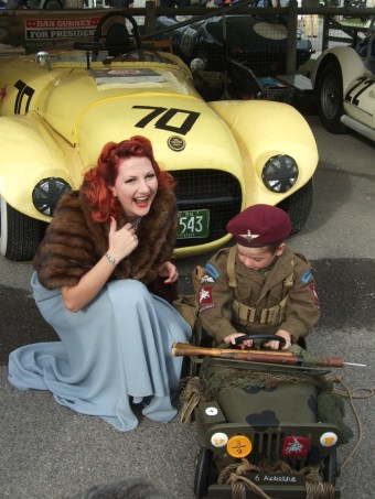 goodwood-revival-1940s-pinup-girl