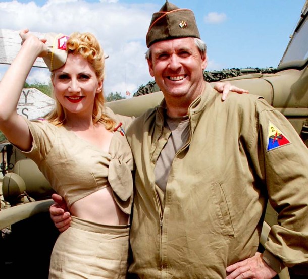 ade-pitman-and-kitten-von-mew Ade Pitman and Kitten von Mew