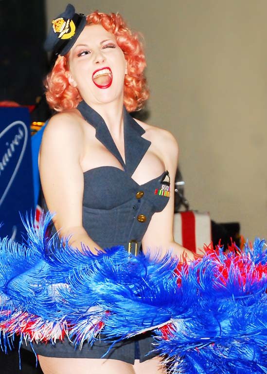 ww2-burlesque-fan-dance-kitten-von-mew ww2-burlesque-fan-dance-kitten-von-mew