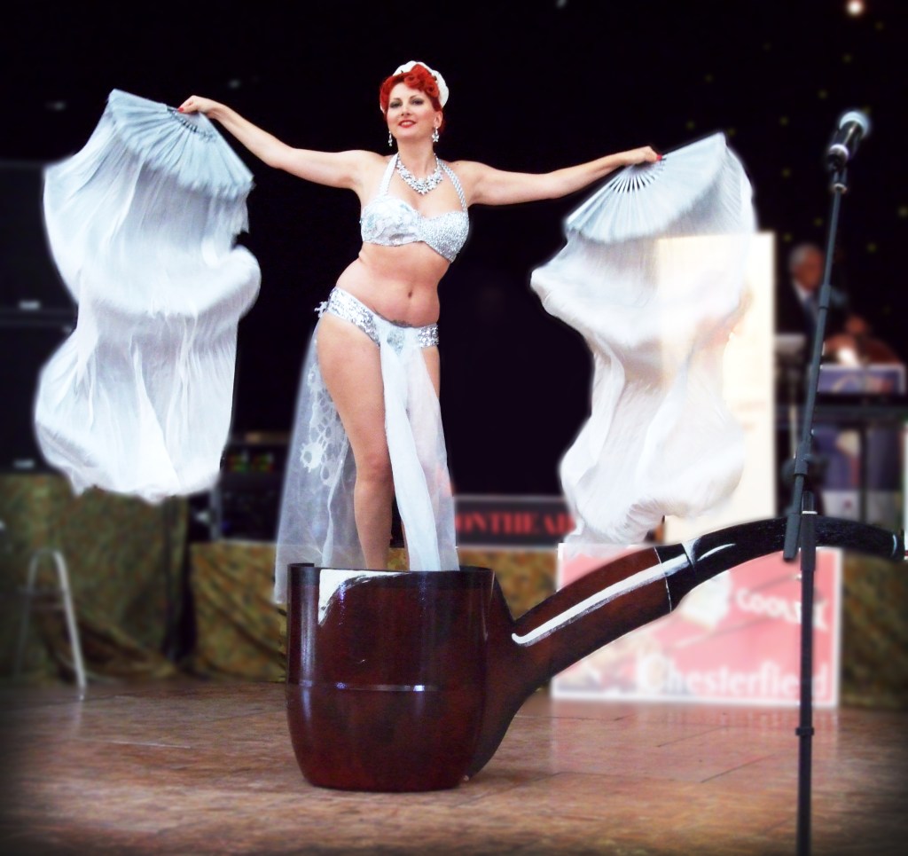 Kitten von Mew, 1940's Burlesque 'Pipe Dreams'