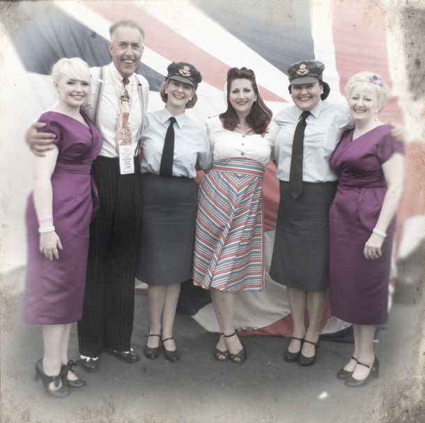 kitten von mew group shot