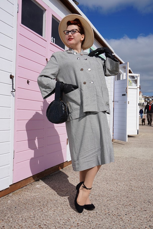 1950s Houndstooth Maternity Outfit