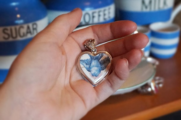 China Swallow Heart Pendant
