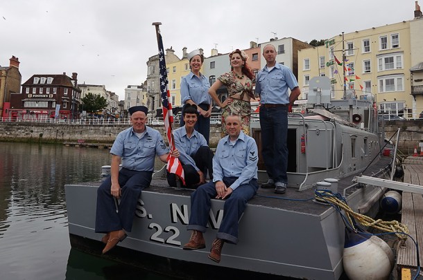 crew-kitten-gunner-boat-bfv-16-web