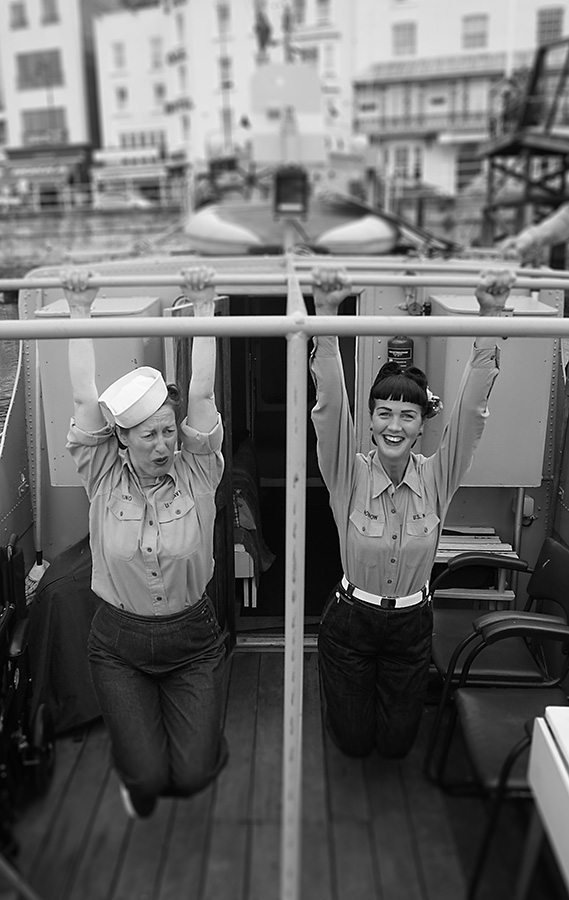 emma-mag-gunner-boat-bfv-16-web-bw