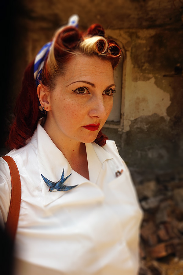 012-mussolini-house-kitten