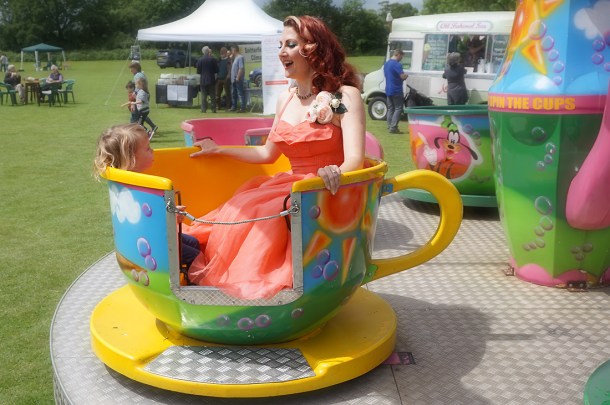 retro teacup ride