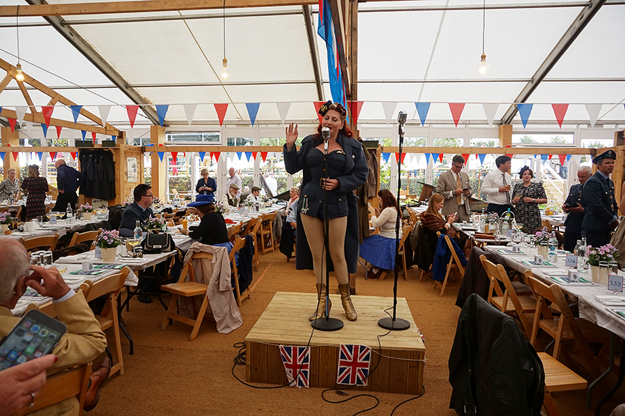 kitten von mew singing at goodwood revival