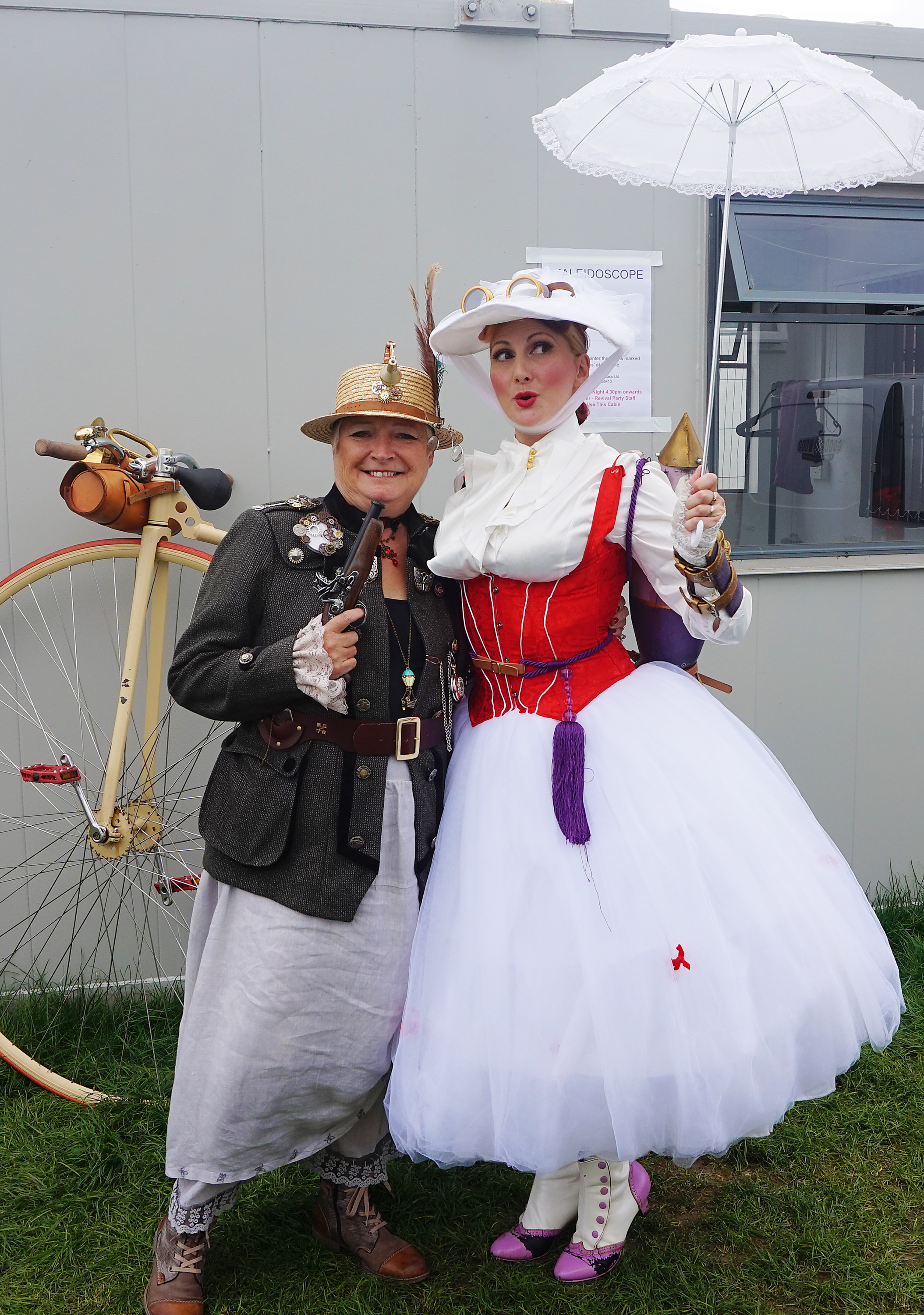 sue o donoghue and kitten von mew