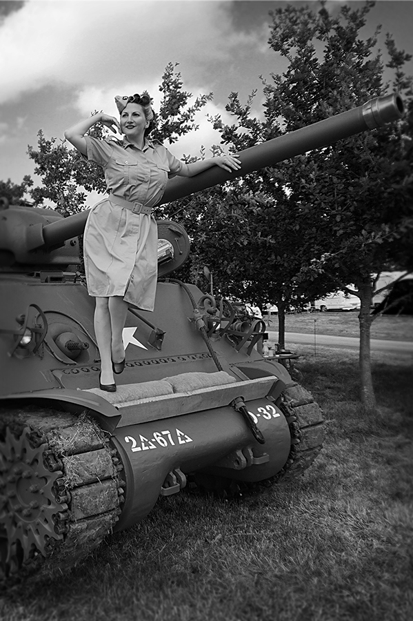 008 Festival of forties pinup tank web